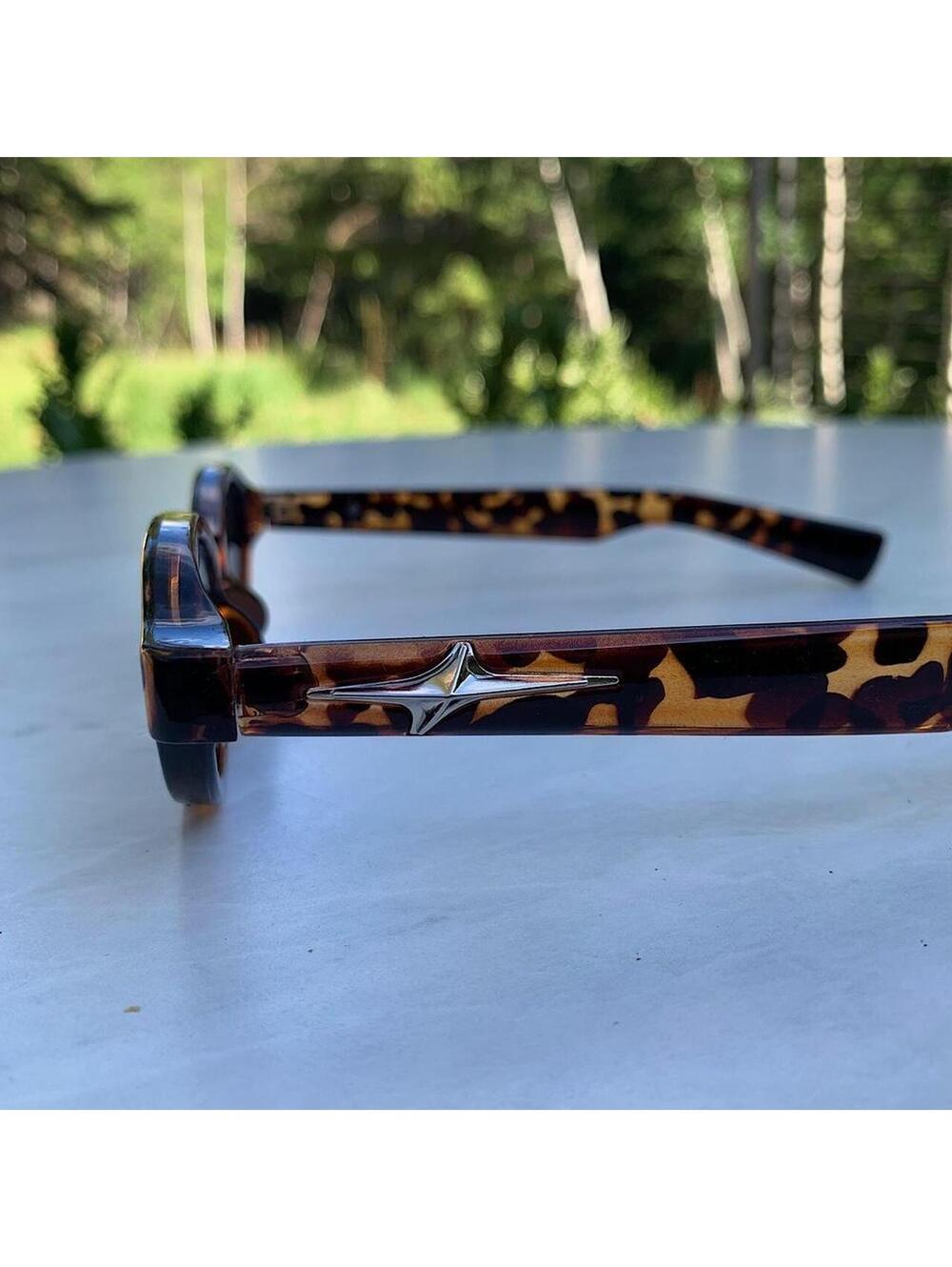 Cyber Star Vintage y2k style cheetah print oval sunglasses. Tinted oval Lenses - Picture 3 of 8